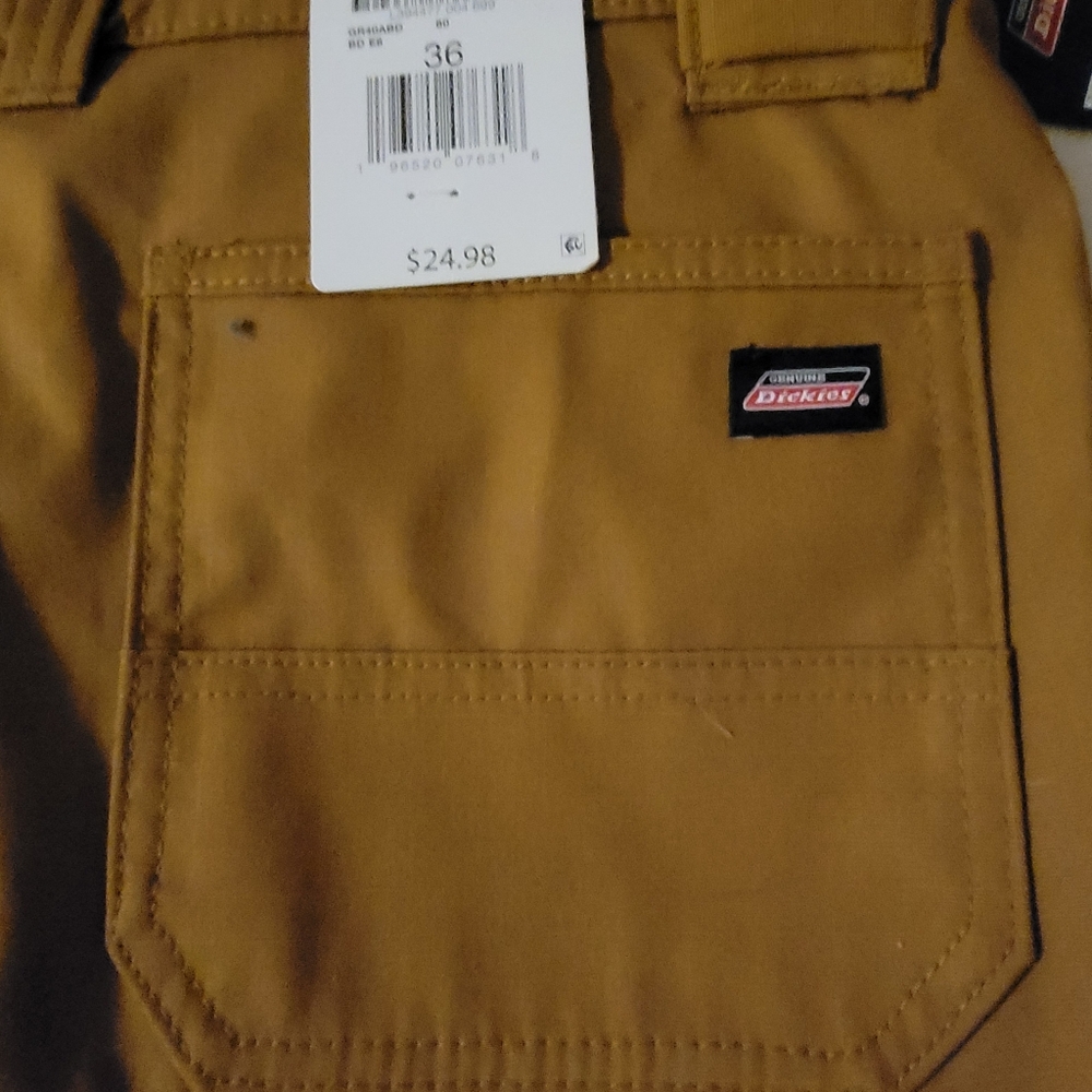 NWT DICKIES SIZE 36 SHORTS